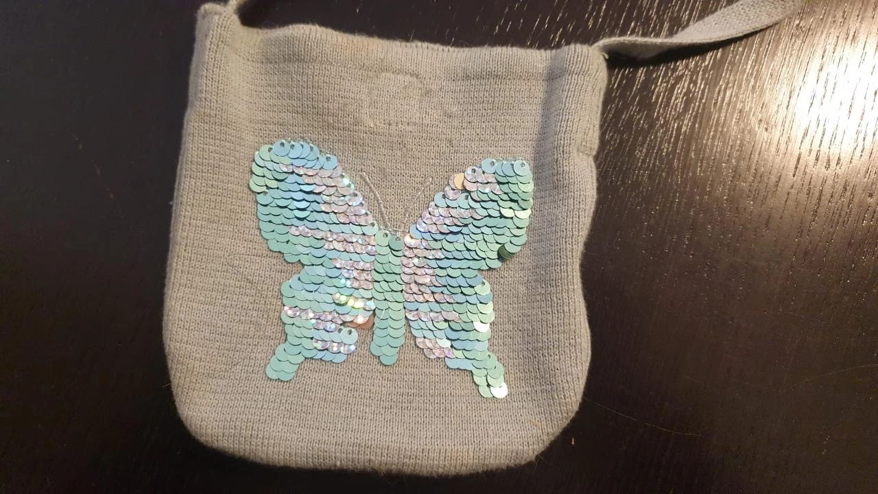 Cartera de punto con mariposa de lentejuelas – photo 3